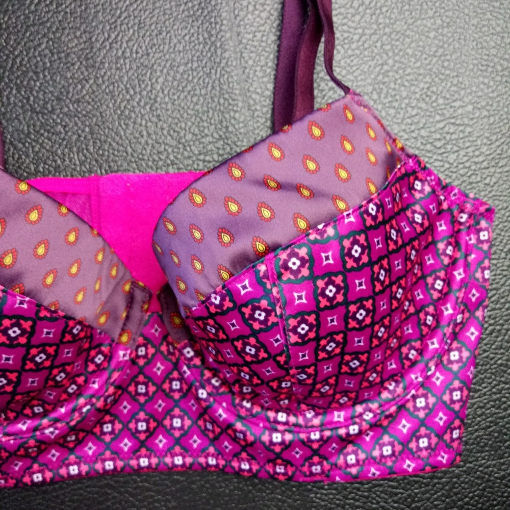 Victoria's Secret Very Sexy Lined Demi Bra - Picture 4 of 6